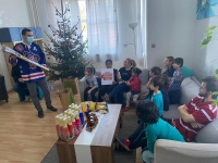 Zástupci HC Děčín rozdávali radost v dětském domově